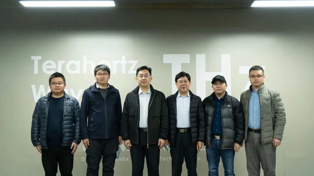 青島科技大學(xué)分析測試中心領(lǐng)導(dǎo)參觀盛瀚，探討校企合作新模式